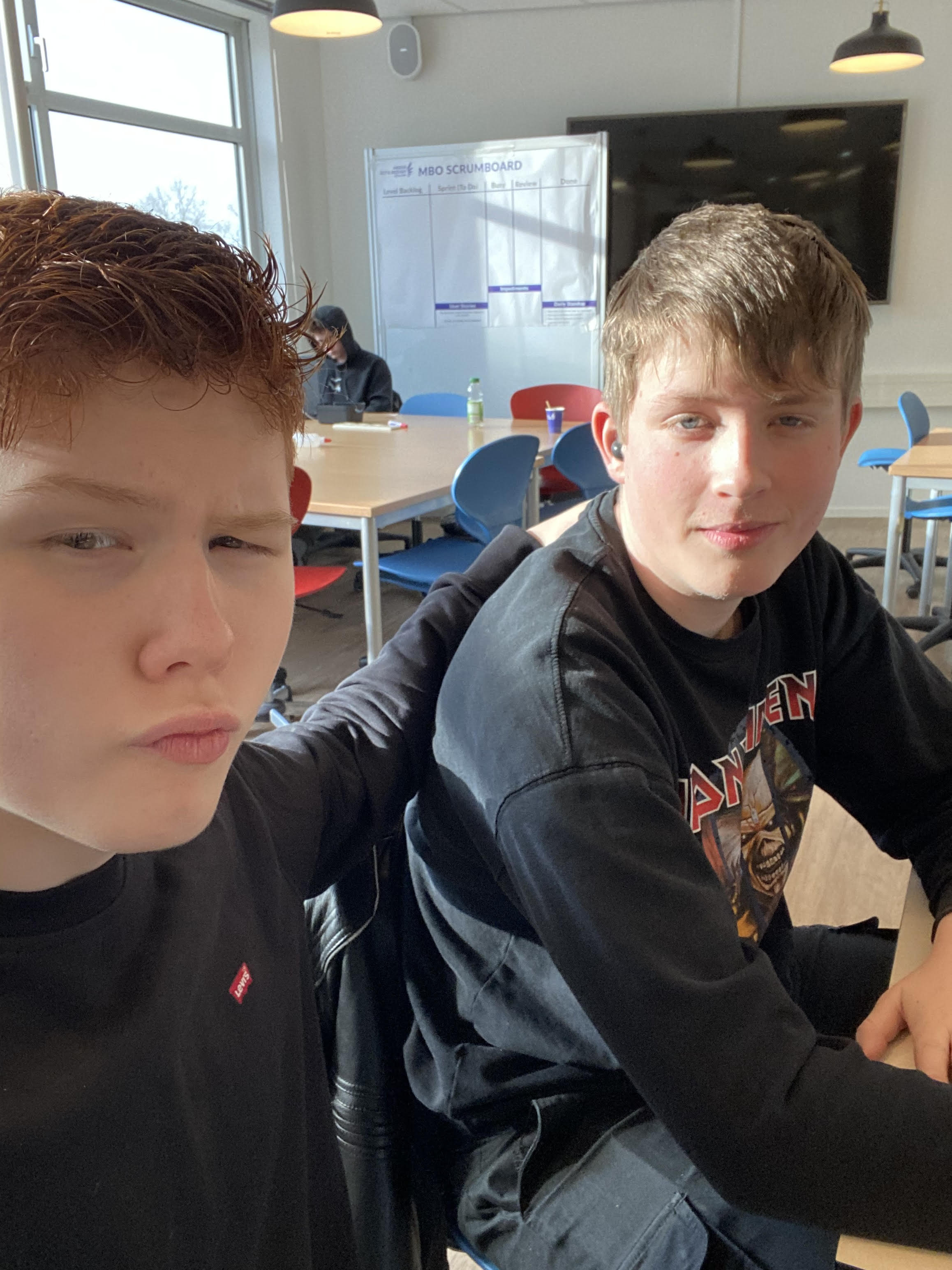 Yard team op kantoor